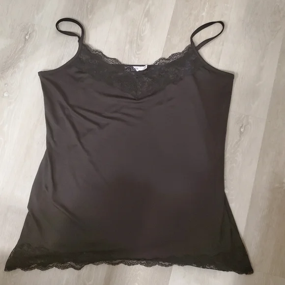 **FREE with purchase!**Ricki's stretchy cami - Picture 1 of 4